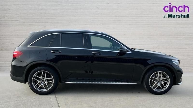 Second-hand Mercedes GLC220 AMG Line Premium 170 CP (125 kW) 2018 Negru SUV