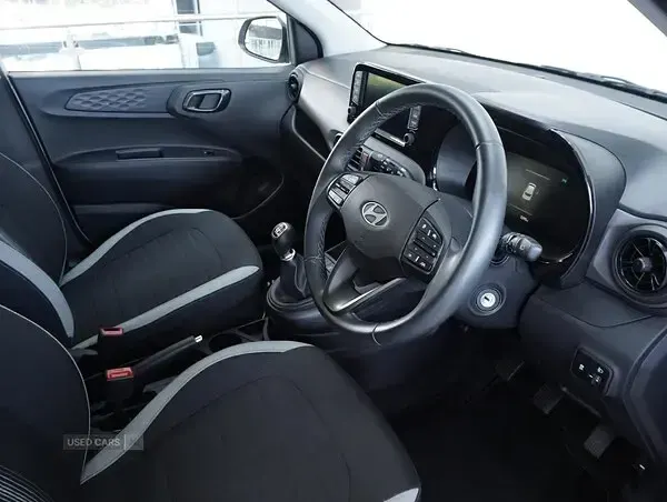 Used Hyundai i10 Advanced 63 HP (46 kW) 2025 Grey Hatchback