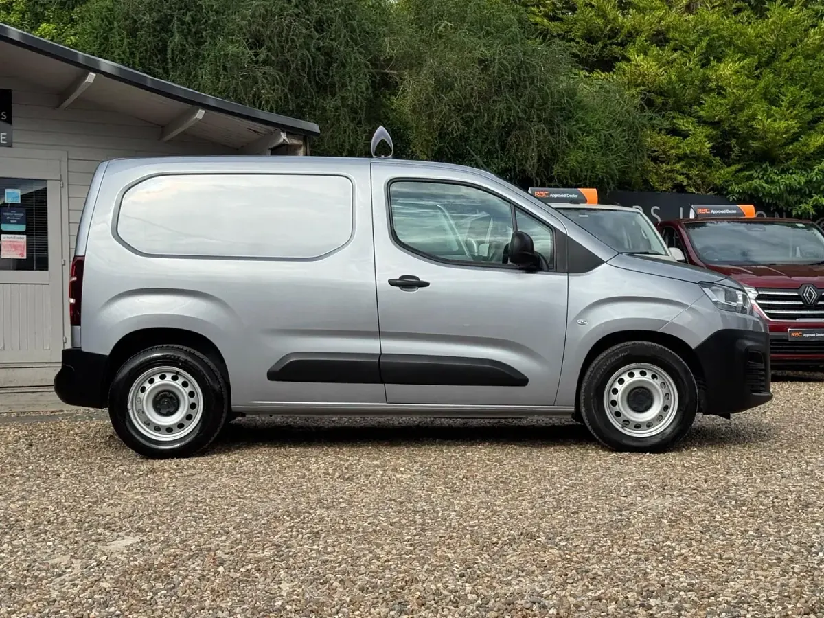 Used Citroën e-Berlingo 100 kW (136 HP) 2023 Grey MPV