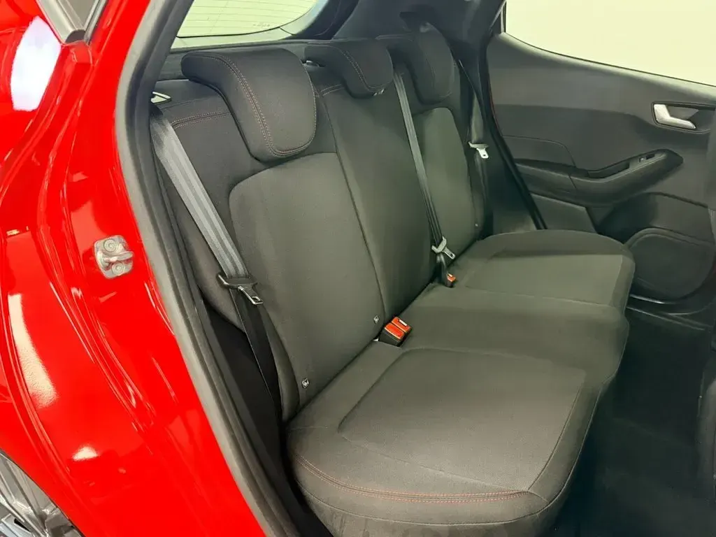 Usado Ford Fiesta ST-Line 125 HP (91 kW) 2023 Vermelho Citadino