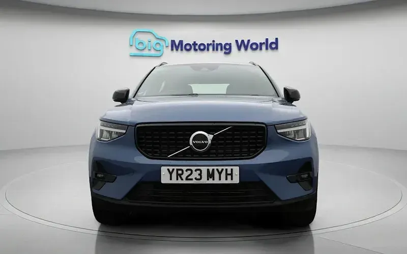 Usado Volvo XC40 Plus 211 CV (155 kW) 2023 Azul SUV