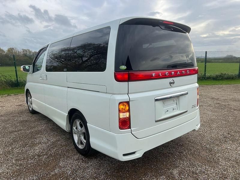 Used Nissan Elgrand 2008 White MPV