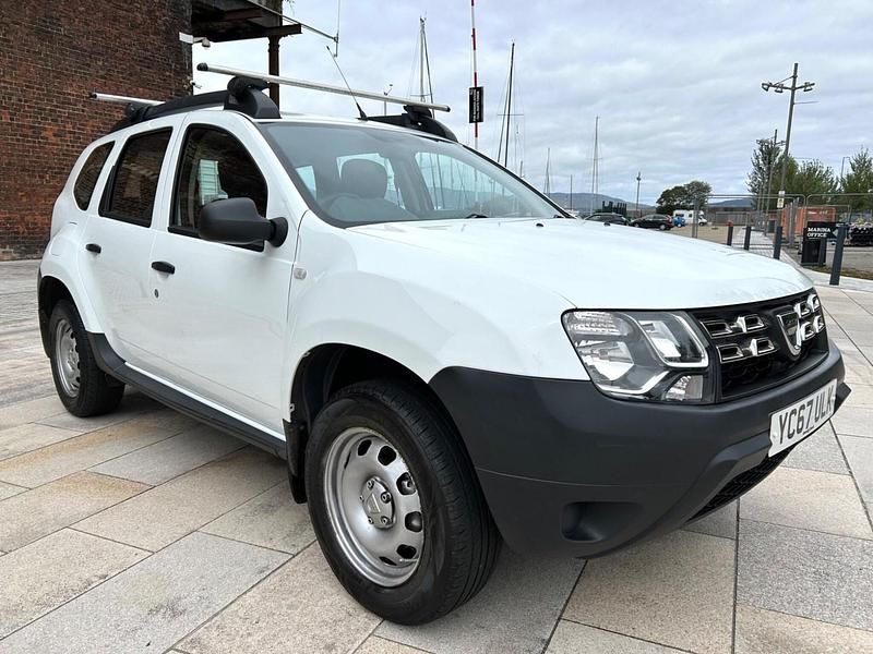 White Used 2017 Dacia Duster Acces SUV | £4,690 (Super price) - Image 1/4