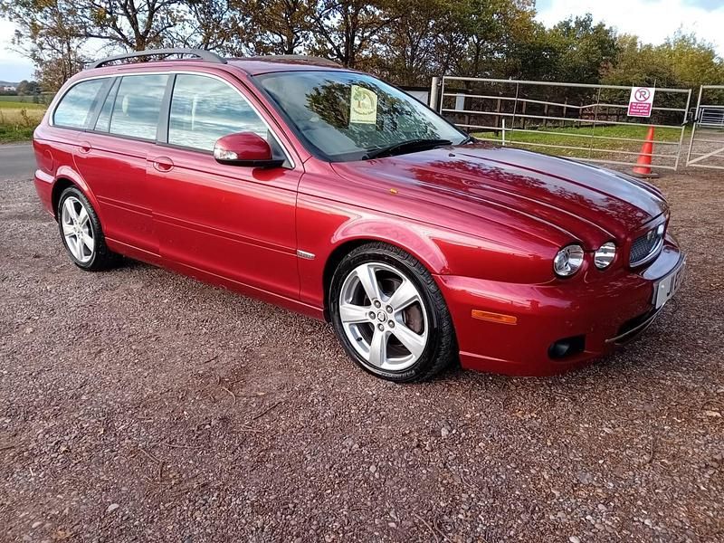 Red Used 2009 Jaguar X-type SE Estate | £5,450 (A bit pricey) - Image 1/4
