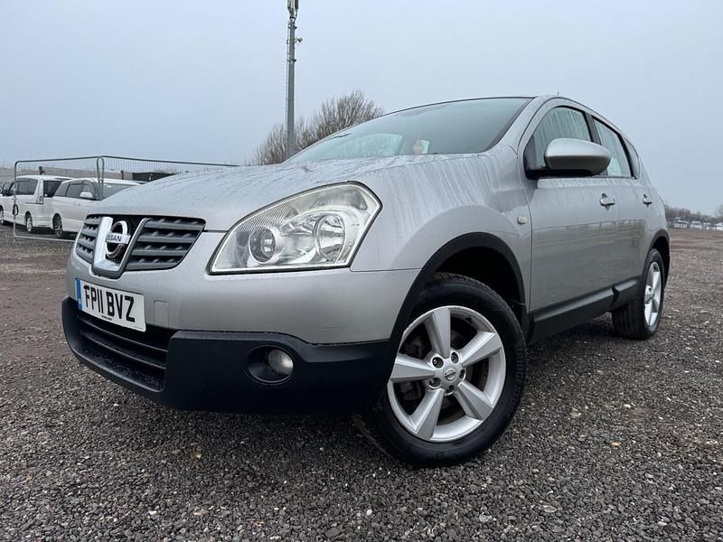Used Nissan Qashqai Tekna 141 HP (103 kW) 2011 Silver SUV