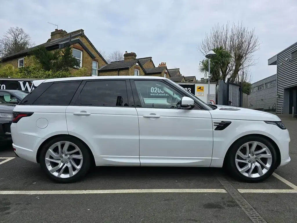 Used Land Rover Range Rover Sport HSE Dynamic 306 HP (225 kW) 2019 White SUV