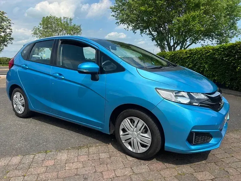 Used Honda Jazz S 102 HP (75 kW) 2018 Electric blue Hatchback