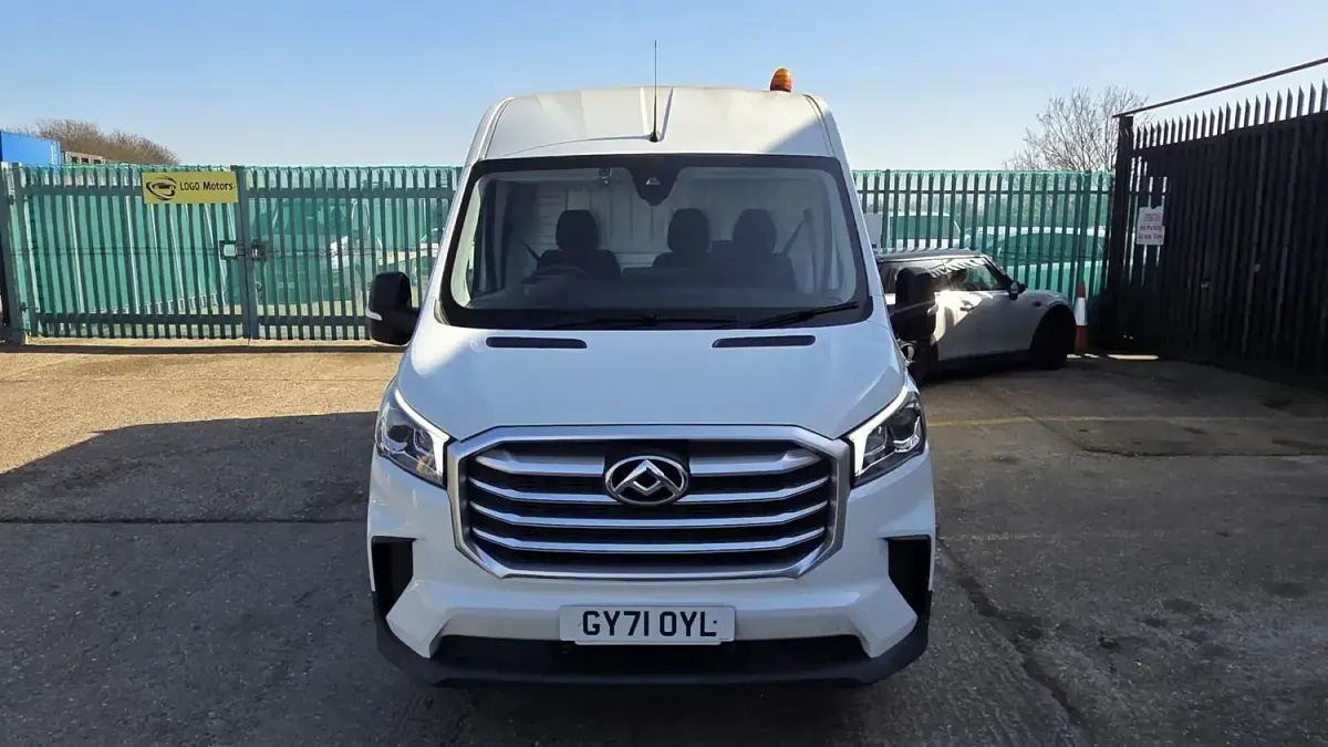 Usado Maxus V90 161 HP (118 kW) 2021 Branco Van