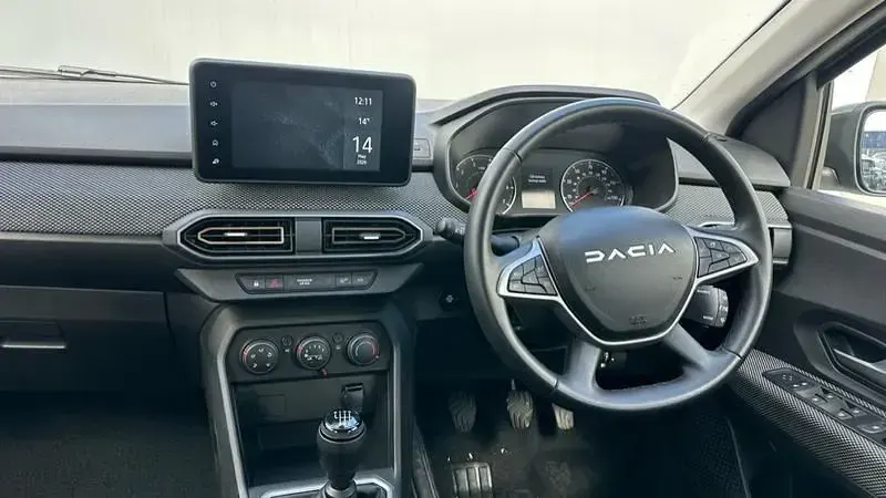 Gebraucht Dacia Sandero Expression 100 PS (73 kW) 2023 Grün Kleinwagen