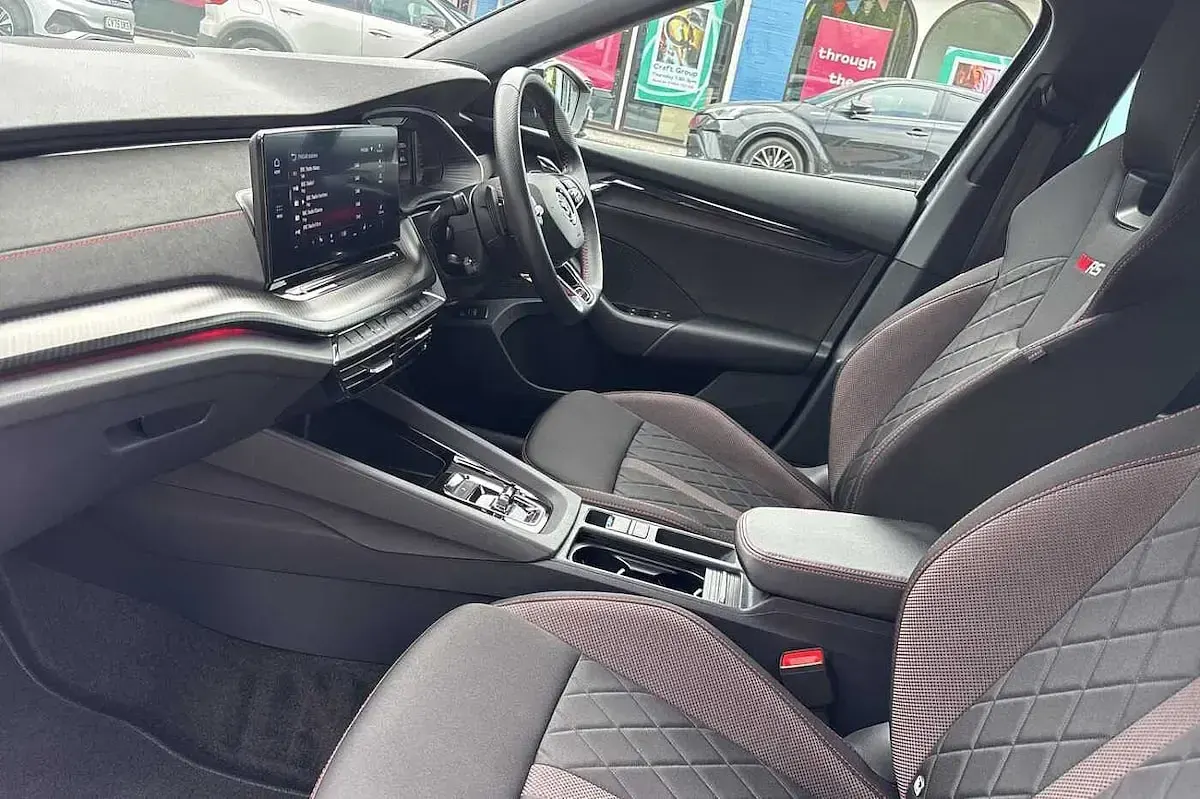 Used Skoda Octavia vRS 180 HP (132 kW) 2024 Black magic pearl effect Hatchback