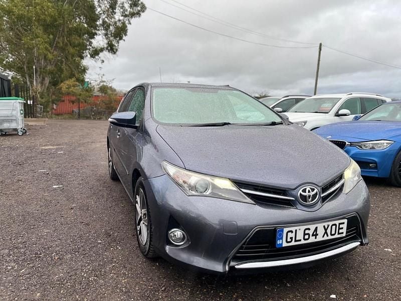 Blue Used 2015 Toyota Auris Plus Hatchback | £7,350 (Fair price) - Image 1/4
