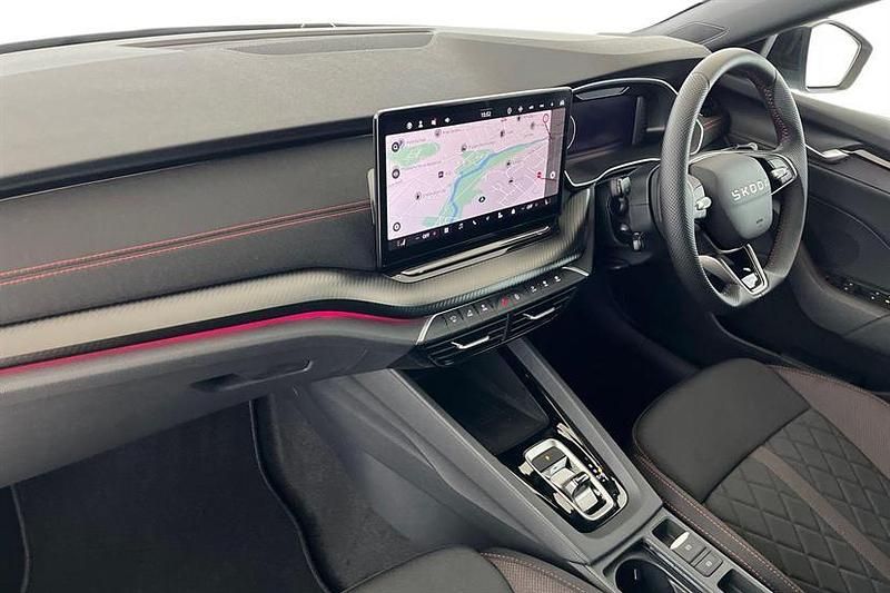 New Skoda Octavia vRS 265 HP (194 kW) 2026 White Estate