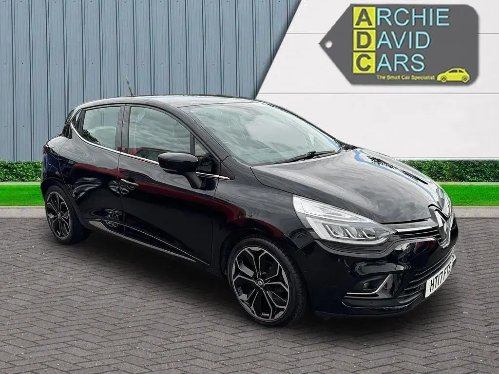 Used Renault Clio IV Signature 2017 Black Hatchback