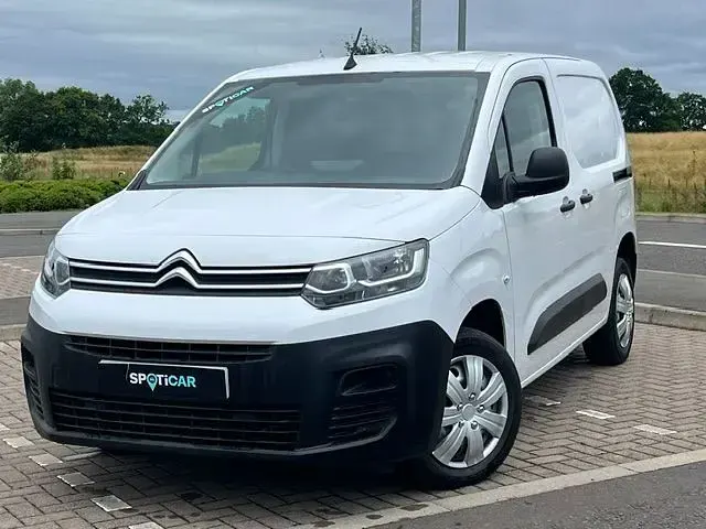 Used Citroën Berlingo 100 HP (73 kW) 2023 White MPV