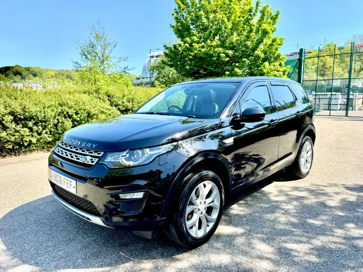 Second-hand Land Rover Discovery Sport HSE 180 CP (132 kW) 2016 Negru SUV