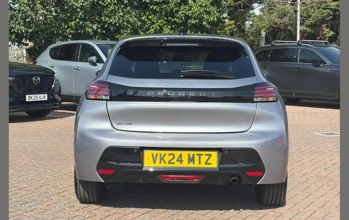 Used Peugeot 208 Allure 101 HP (74 kW) 2024 Grey Hatchback