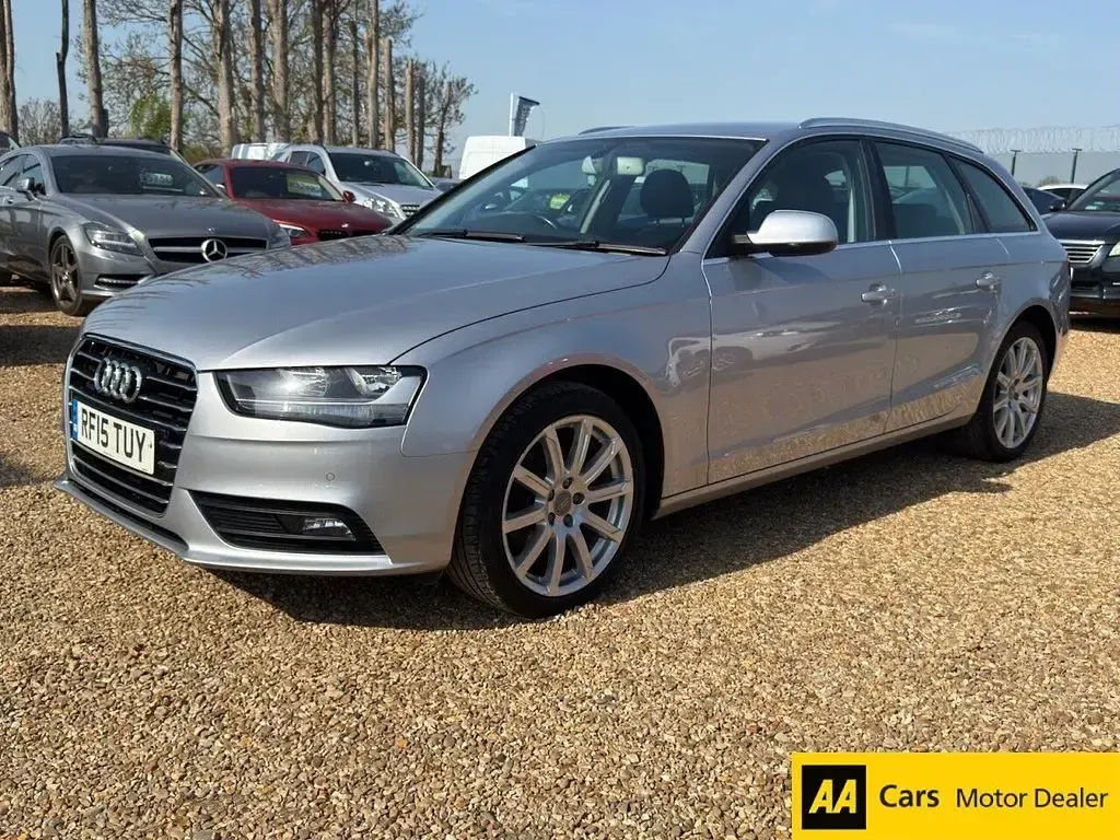 Used Audi A4 Advanced 190 HP (139 kW) 2015 Silver Estate