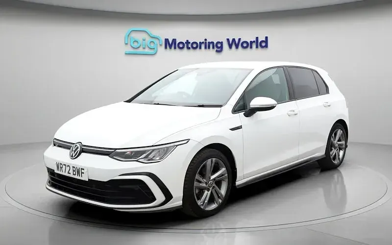 Usado VW Golf VIII R-line 131 HP (96 kW) 2024 Citadino