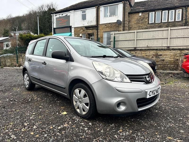 Used Nissan Note 90 HP (66 kW) 2012 Silver Hatchback