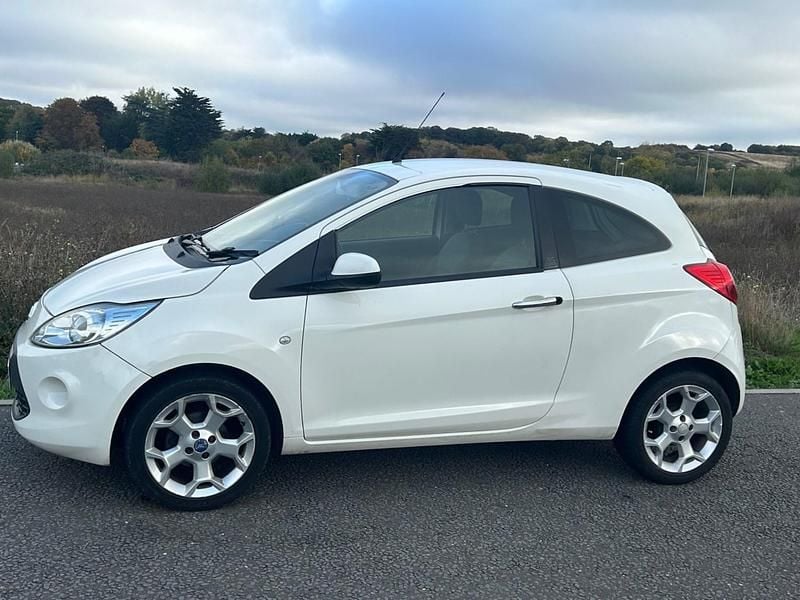 White Used 2012 Ford Ka Titanium Hatchback | £995 (Good price) - Image 1/4
