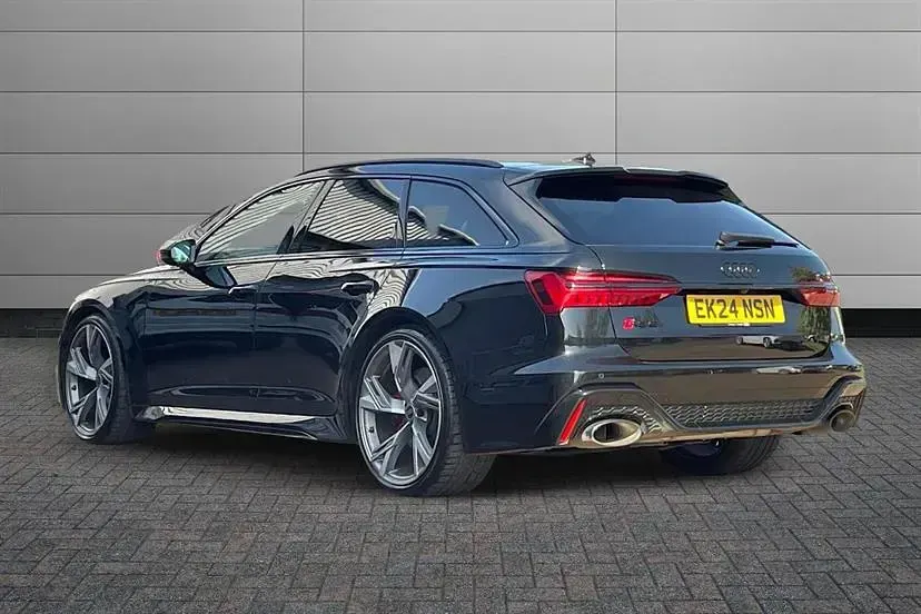 Usado Audi RS6 Advanced 600 CV (441 kW) 2024 Negro Familiar