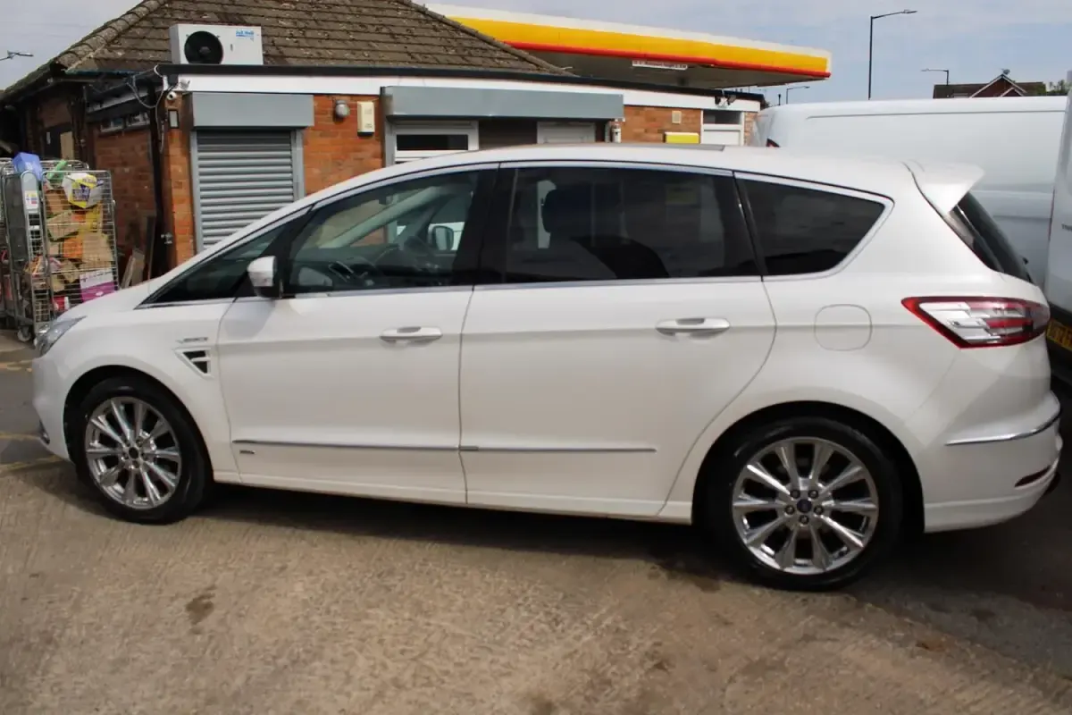 Used Ford S-MAX S 180 HP (132 kW) 2018 White MPV