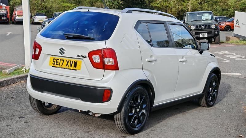 Usado Suzuki Ignis SZ5 90 HP (66 kW) 2017 Branco SUV