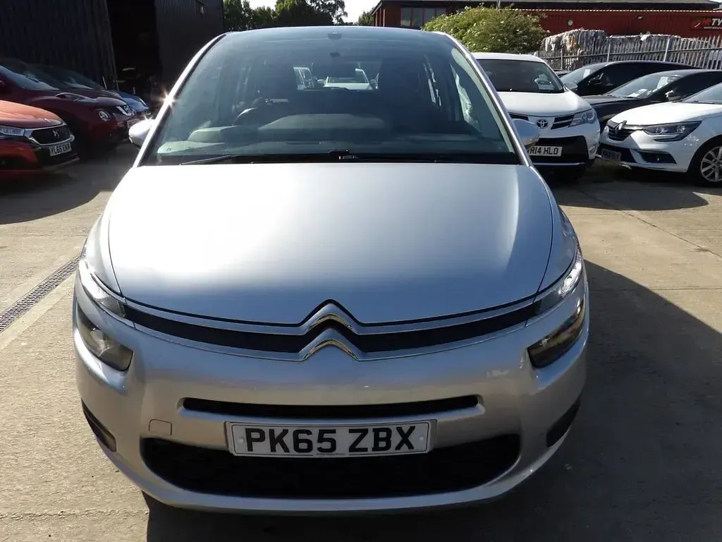 Used Citroën Grand C4 Picasso VTR Sport 100 HP (73 kW) 2015 Silver MPV