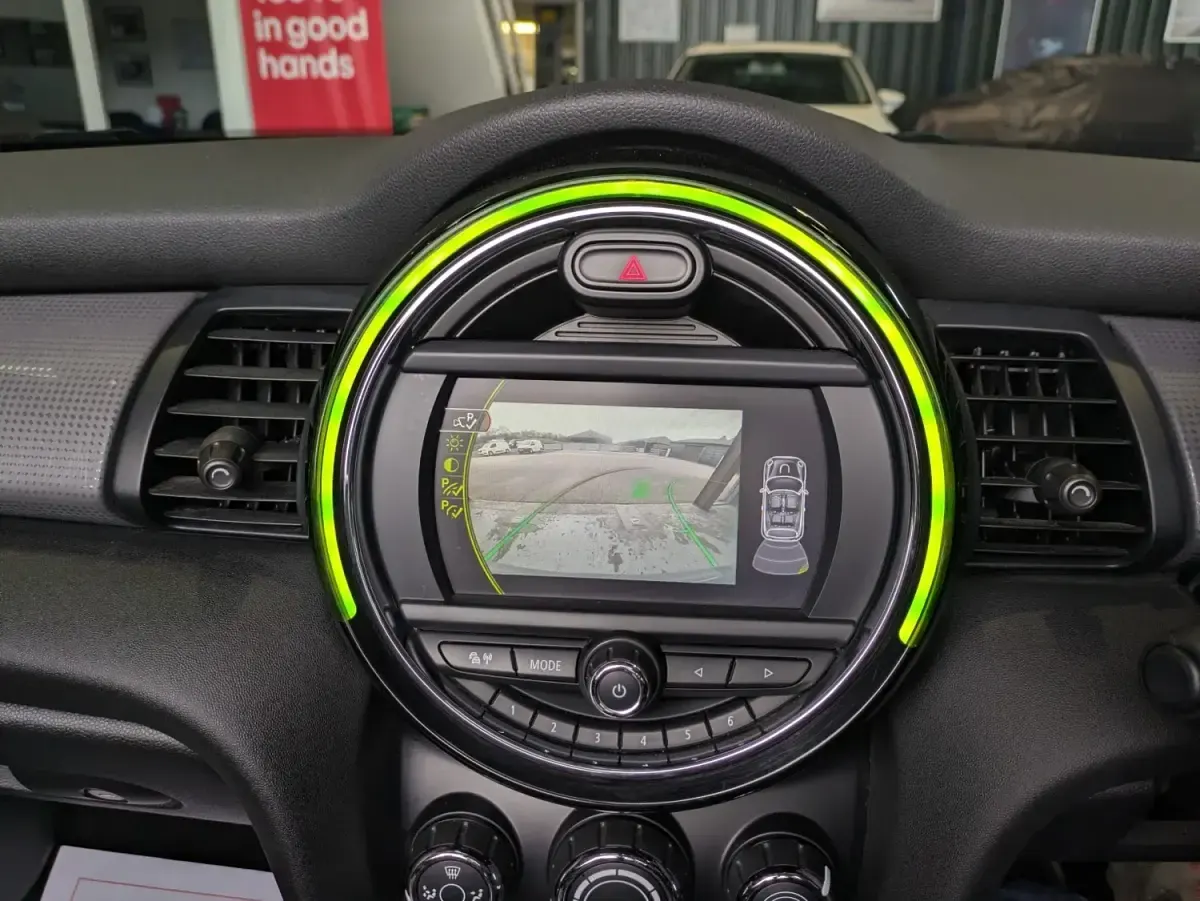 Begagnad Mini Cooper Cabriolet 2016 Grå Cab