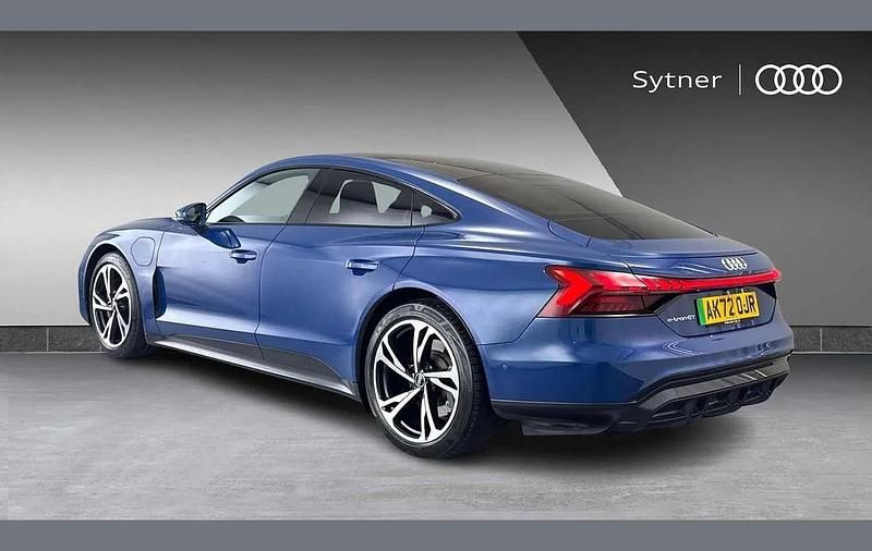 Used Audi e-tron GT quattro Comfort 384 kW (523 HP) 2022 Blue Sedan