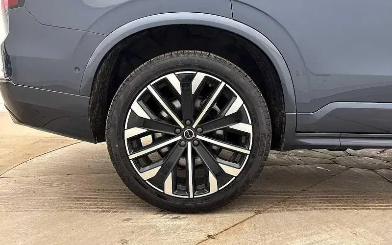 Used Volvo XC90 Ultra 250 HP (183 kW) 2025 Blue SUV