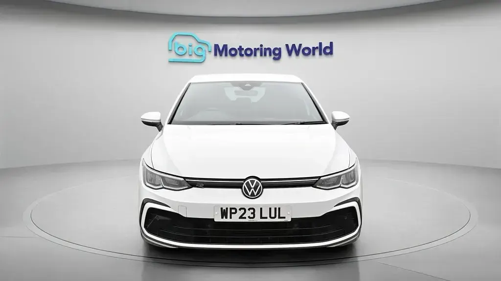 Used VW Golf VIII R-line 150 HP (110 kW) 2023 White Hatchback