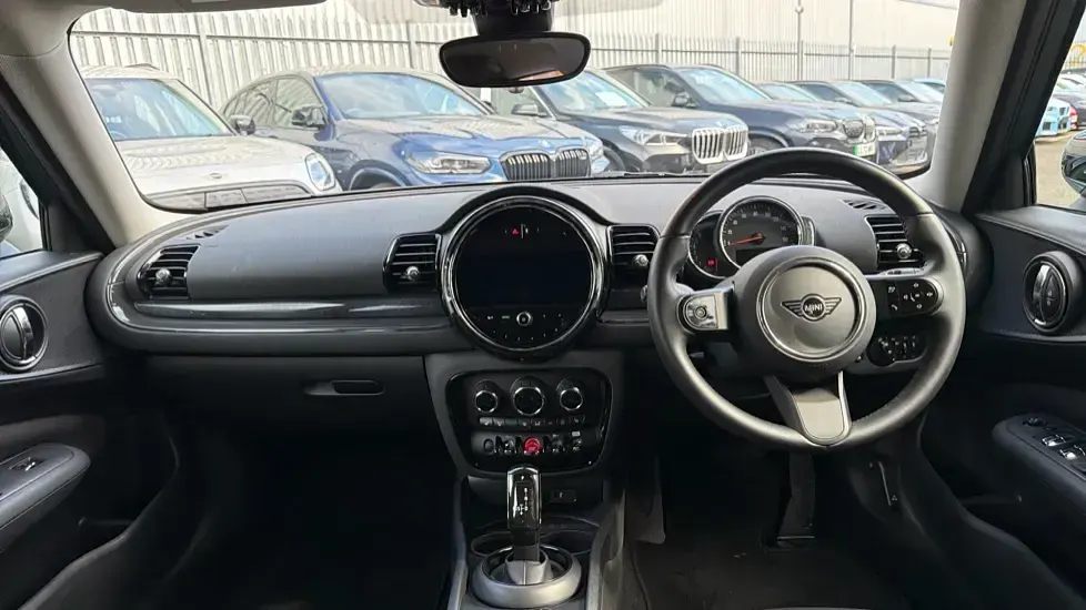 Used Mini Cooper Clubman Classic 134 HP (98 kW) 2022 Green Estate