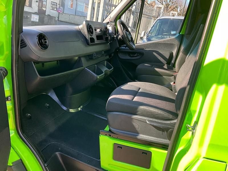 Used Mercedes Sprinter 140 HP (102 kW) 2020 Green Van