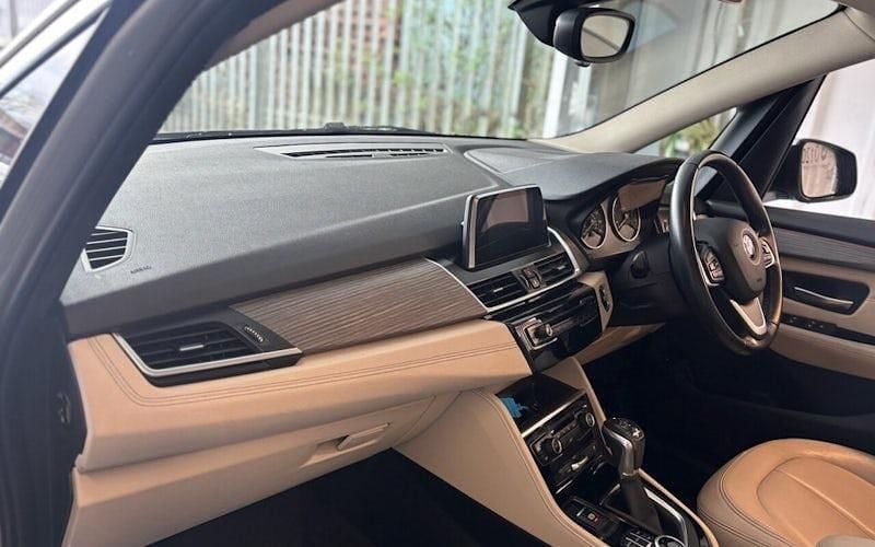 Begagnad BMW 225 Luxury Line 224 HK (164 kW) 2017 Kombi