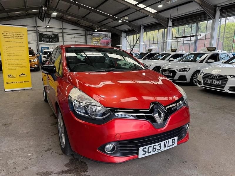 Used Renault Clio IV Dynamique 90 HP (66 kW) 2014 Red Hatchback