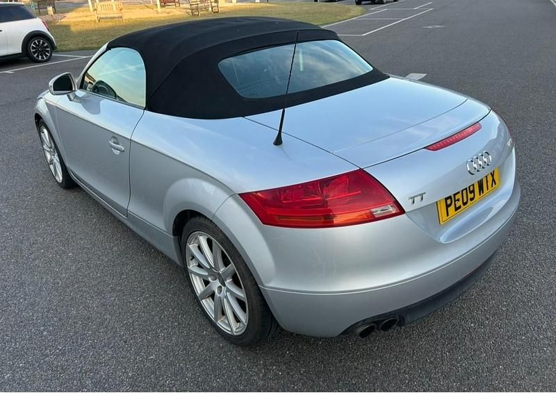 Used Audi TT Roadster Comfort 200 HP (147 kW) 2009 Silver Cabriolet