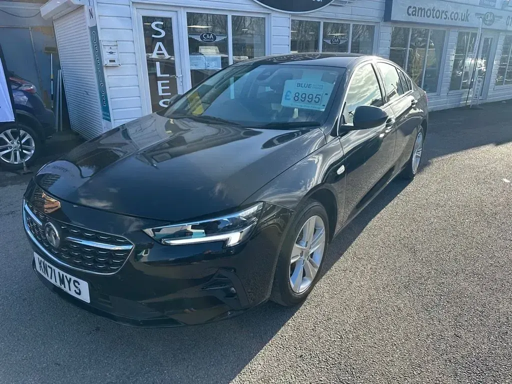 Used Vauxhall Insignia SRi 122 HP (89 kW) 2021 Black Hatchback
