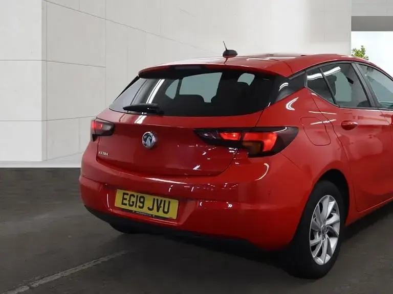 Used Vauxhall Astra S 150 HP (110 kW) 2019 Red Hatchback