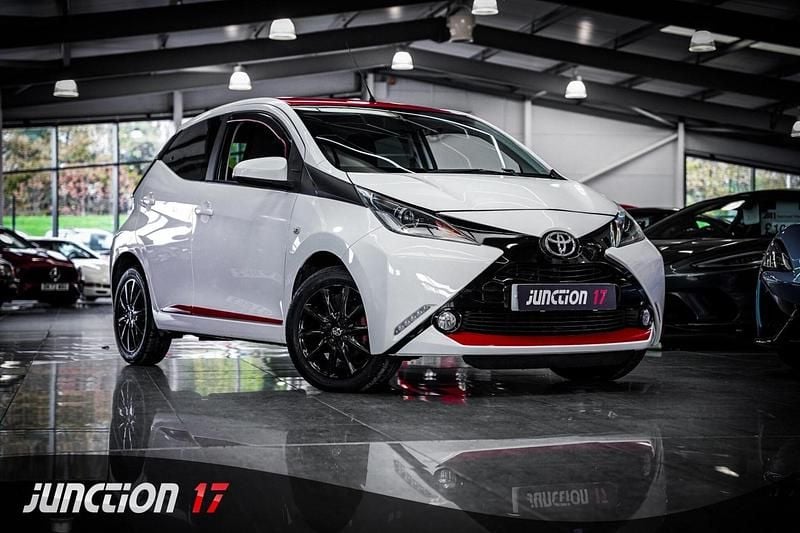 White Used 2017 Toyota Aygo x-press Hatchback | £5,975 (Good price) - Image 1/4