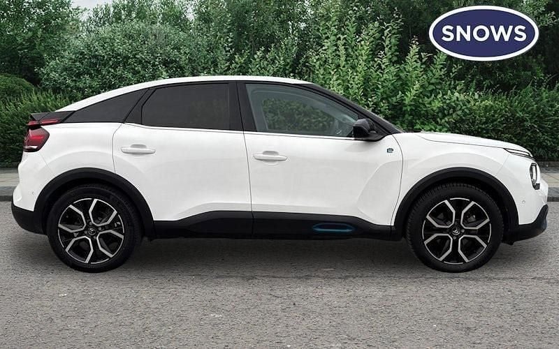 Used Citroën e-C4 Shine 100 kW (136 HP) 2021 White Hatchback