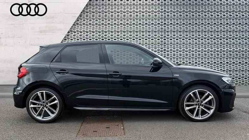 Used Audi A1 Advanced 110 HP (80 kW) 2021 Black SUV