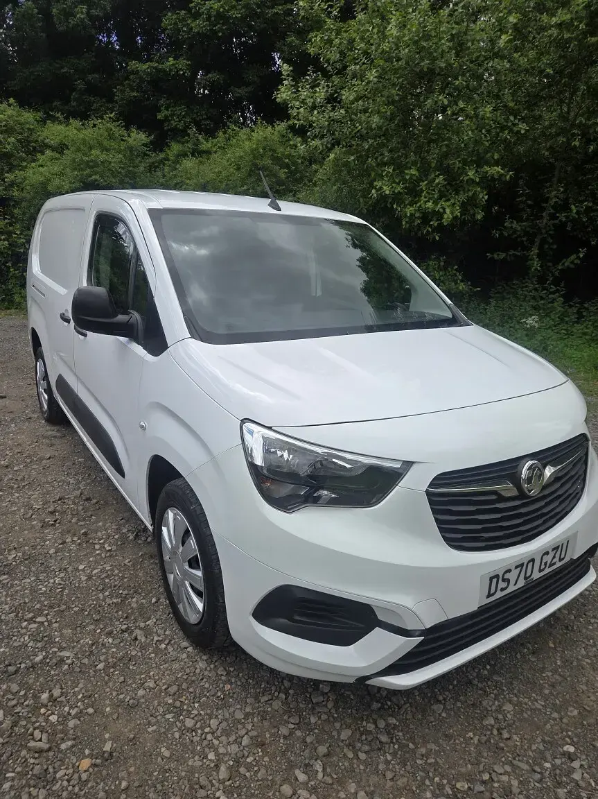 Used Vauxhall Combo Sportive 100 HP (73 kW) 2020 White MPV