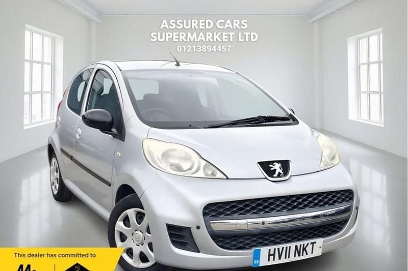 Silver Used 2011 Peugeot 107 Hatchback | £3,985 (Fair price) - Image 1/1