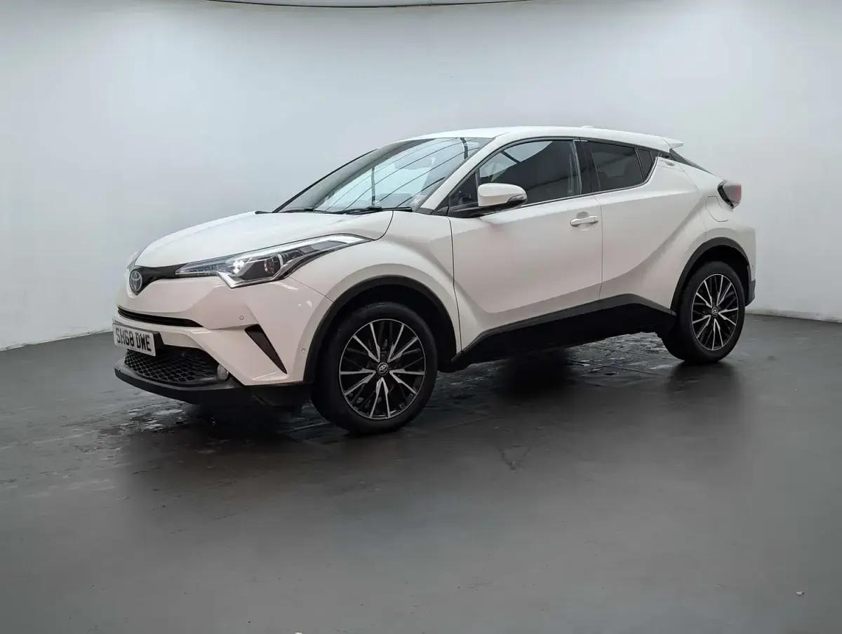 Used Toyota C-HR 116 HP (85 kW) 2018 White SUV