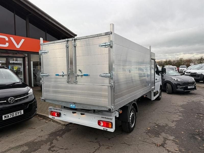 New Renault Master 150 HP (110 kW) 2026 White MPV
