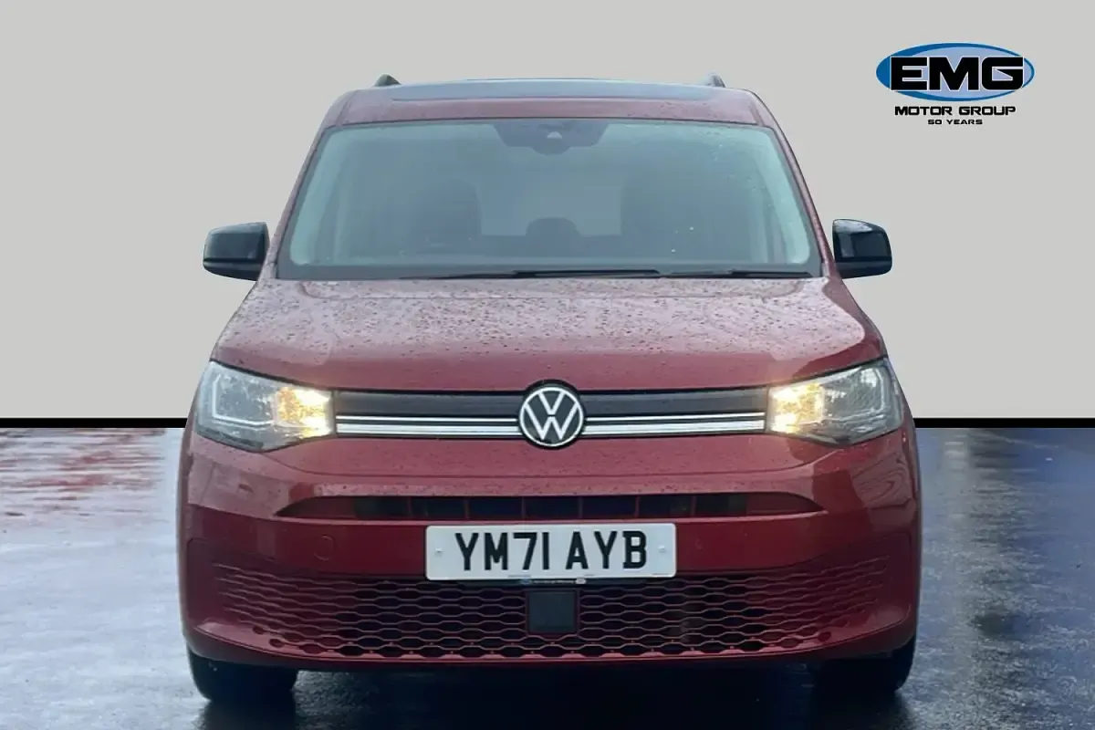 Used VW Caddy Maxi Life 122 HP (89 kW) 2022 Red MPV