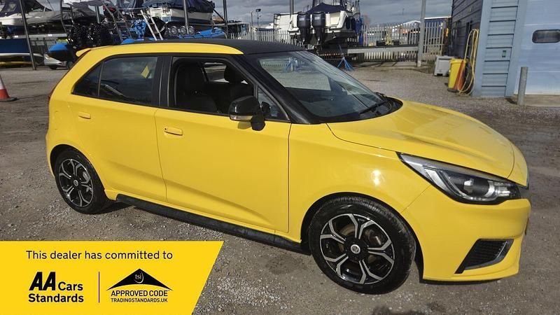Used MG MG3 Exclusive 106 HP (77 kW) 2022 Yellow Hatchback