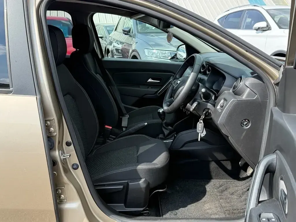 Used Dacia Duster Comfort 115 HP (84 kW) 2018 Beige SUV