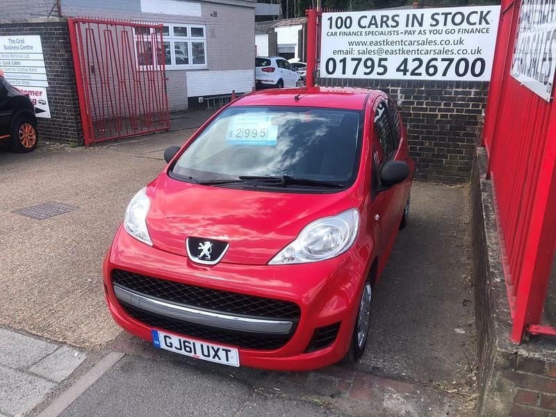 Used Peugeot 107 68 HP (50 kW) 2011 Red Hatchback